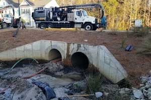 Vac-Con Recycler -Working in a residential location over culvert